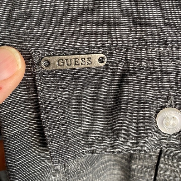 GUESS Men's Gray Long Sleeve 1/2 Button Up Collared Shirt Size Large Y2K Pockets - Picture 6 of 14